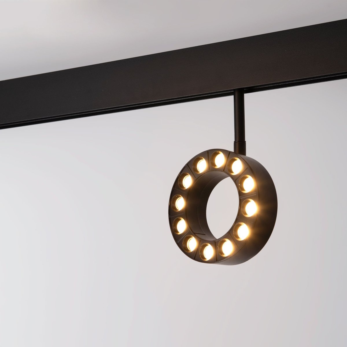 Luminaria circular LED para carril magnético 48V - Ø11,5cm - 12W - CRI90 - UGR18 - OSRAM - Barcelona Led-