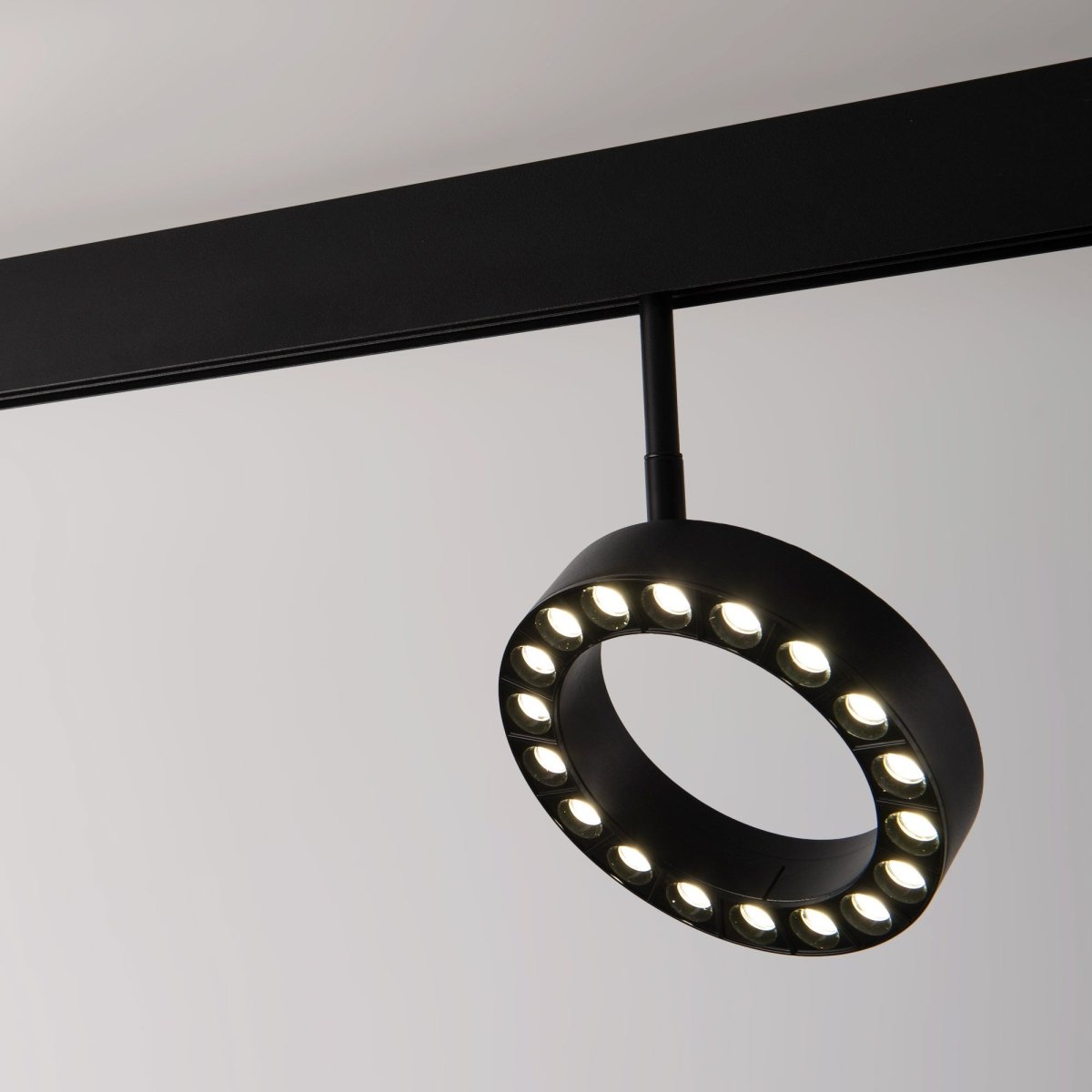 Luminaria circular LED para carril magnético 48V - Ø16cm - 18W - CRI90 - UGR18 - OSRAM - Barcelona Led-