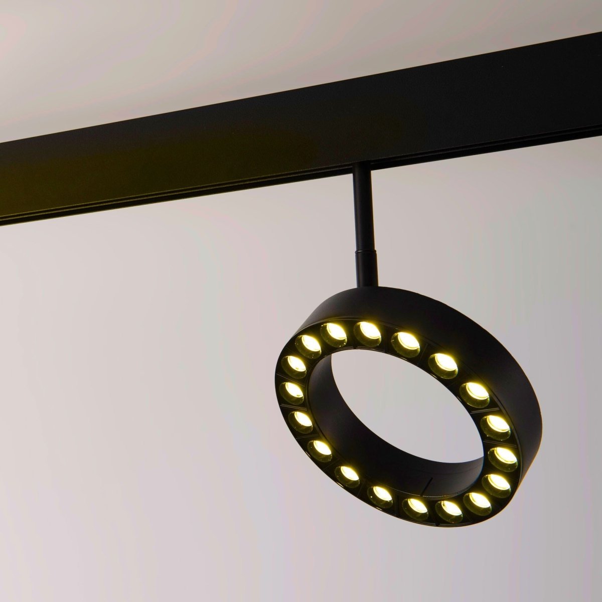 Luminaria circular LED para carril magnético 48V - Ø16cm - 18W - CRI90 - UGR18 - OSRAM - Barcelona Led-