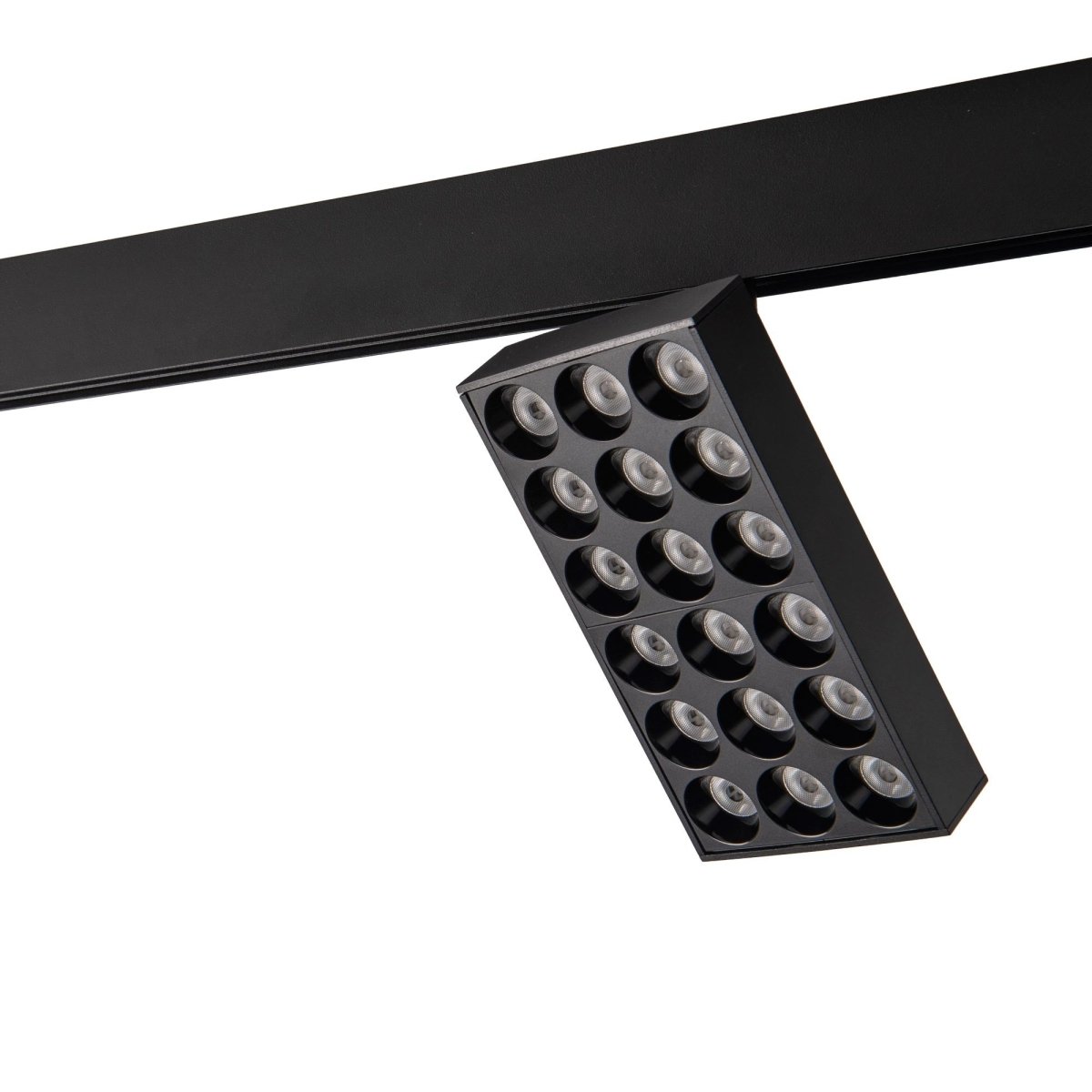 Luminaria cuadrada LED para carril magnético 48V - 18W - CRI90 - UGR18 - OSRAM - Barcelona Led-