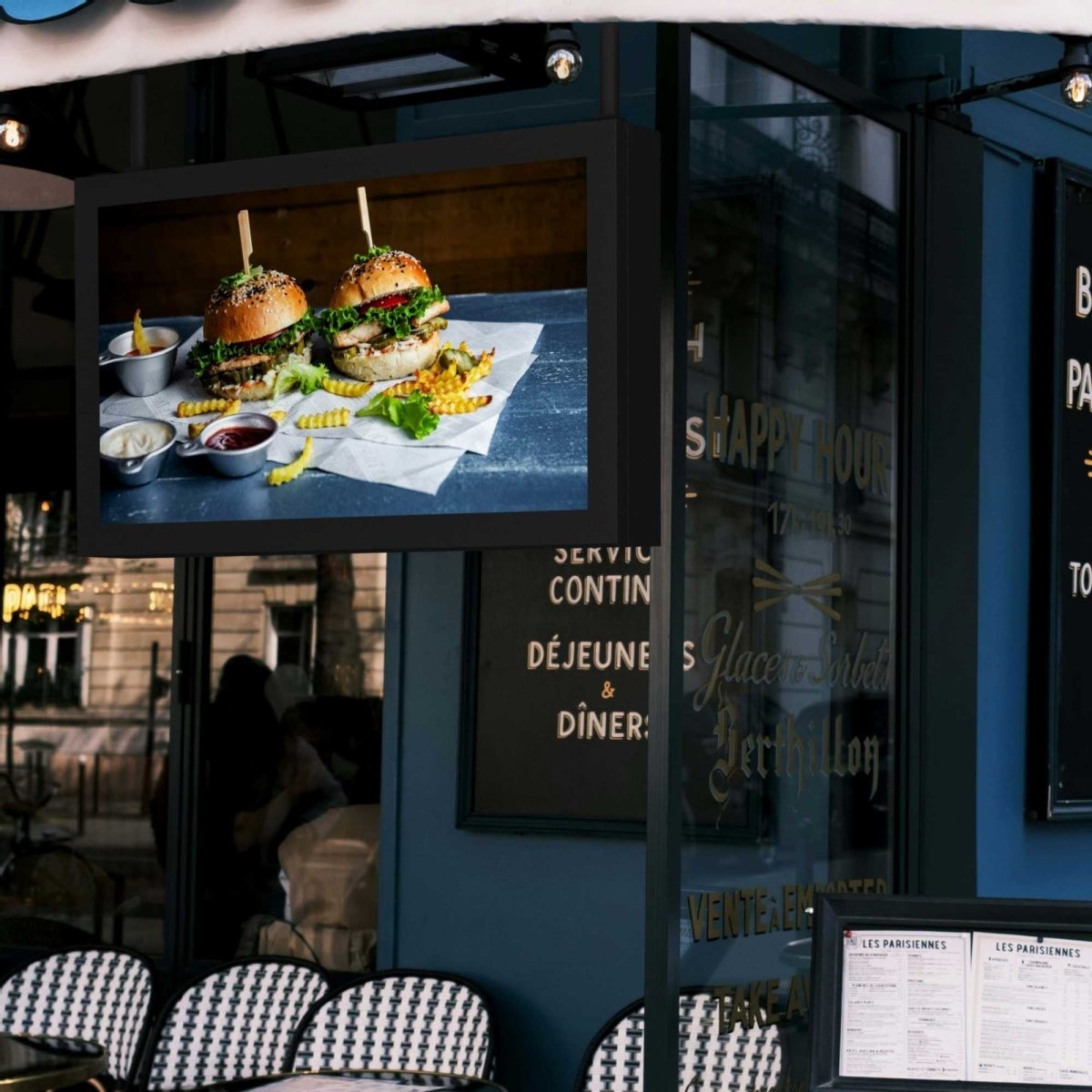 Pantalla LCD 43" Full HD - Outdoor - Soporte de techo -Android - IP65 - Barcelona Led-Signage