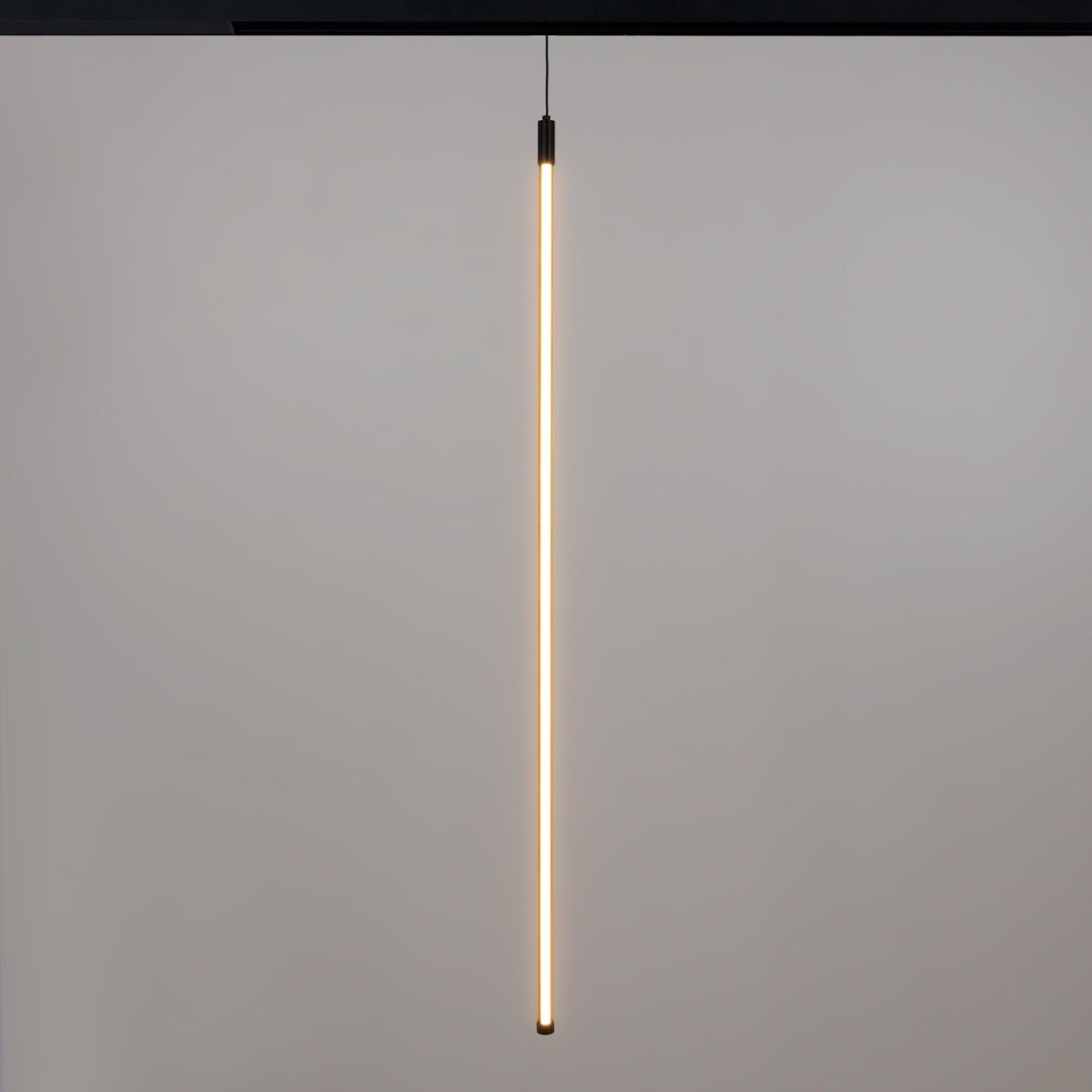 Lámpara colgante LED vertical para carril magnético - 48V - 18W - 2800K - Negra - Barcelona Led-