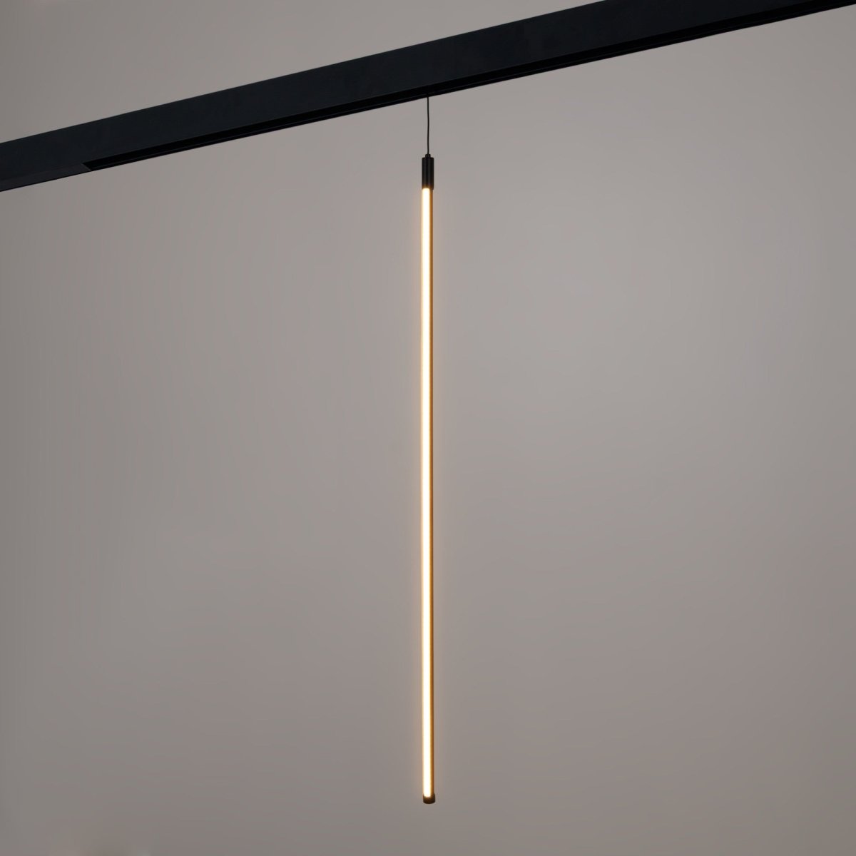 Lámpara colgante LED vertical para carril magnético - 48V - 18W - 2800K - Negra - Barcelona Led-