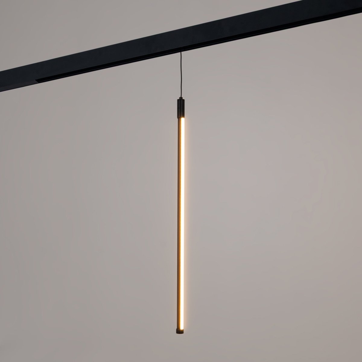 Lámpara colgante LED vertical para carril magnético - 48V - 12W - 2800K - Negra - Barcelona Led-