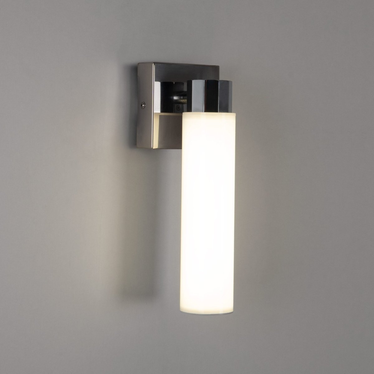Aplique LED tubular para baño - 4W - 320lm - IP44 - Barcelona Led-