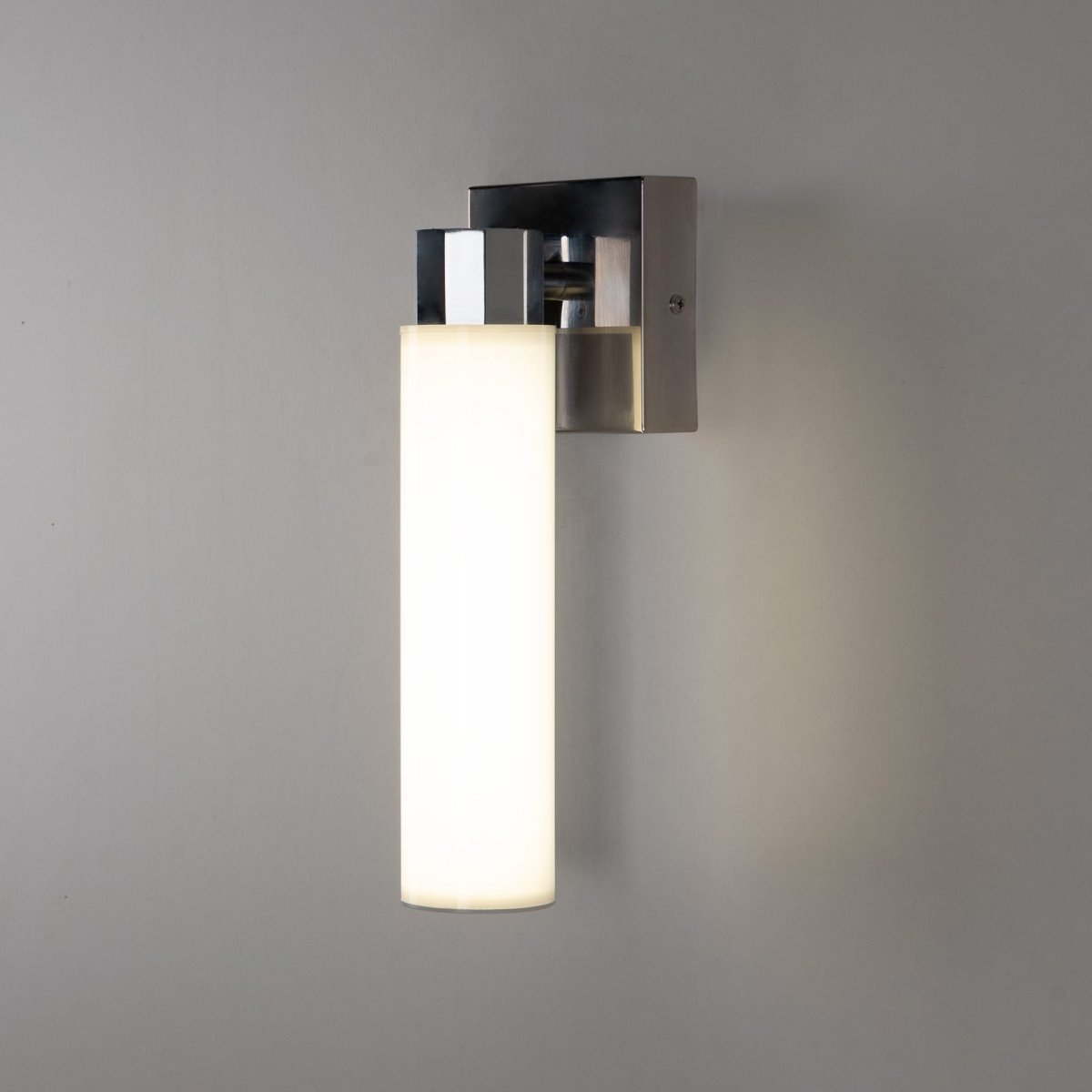 Aplique LED tubular para baño - 4W - 320lm - IP44 - Barcelona Led-