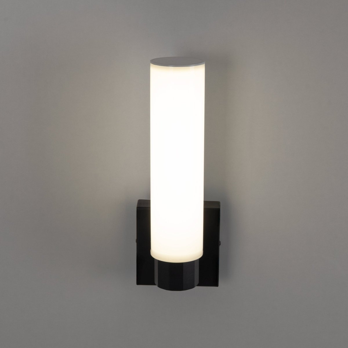 Aplique LED tubular para baño - 4W - 320lm - IP44 - Barcelona Led-