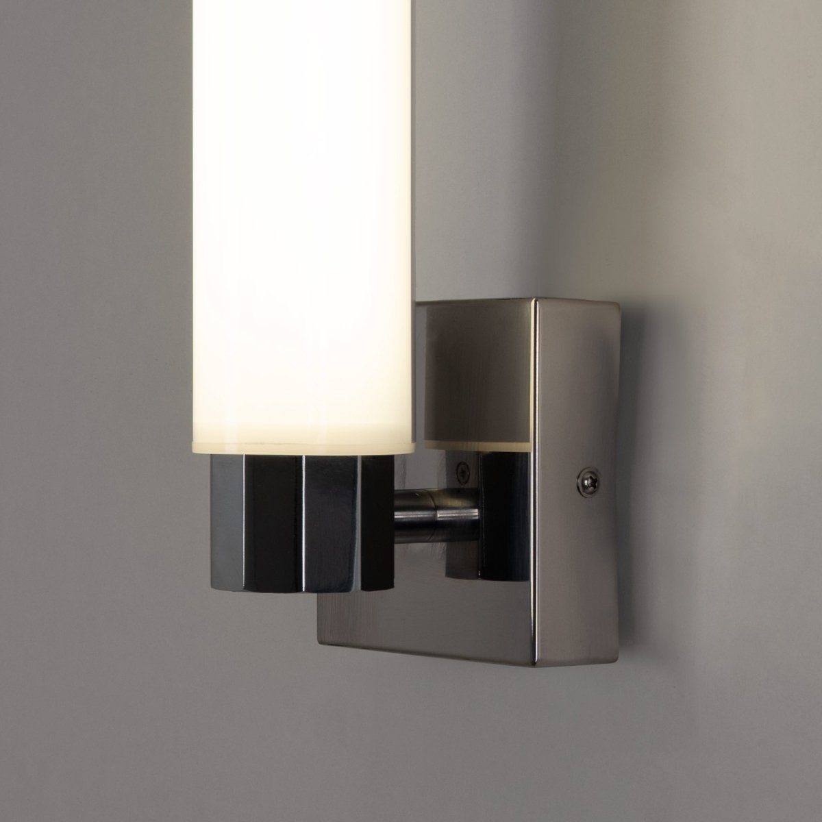 Aplique LED tubular para baño - 4W - 320lm - IP44 - Barcelona Led-