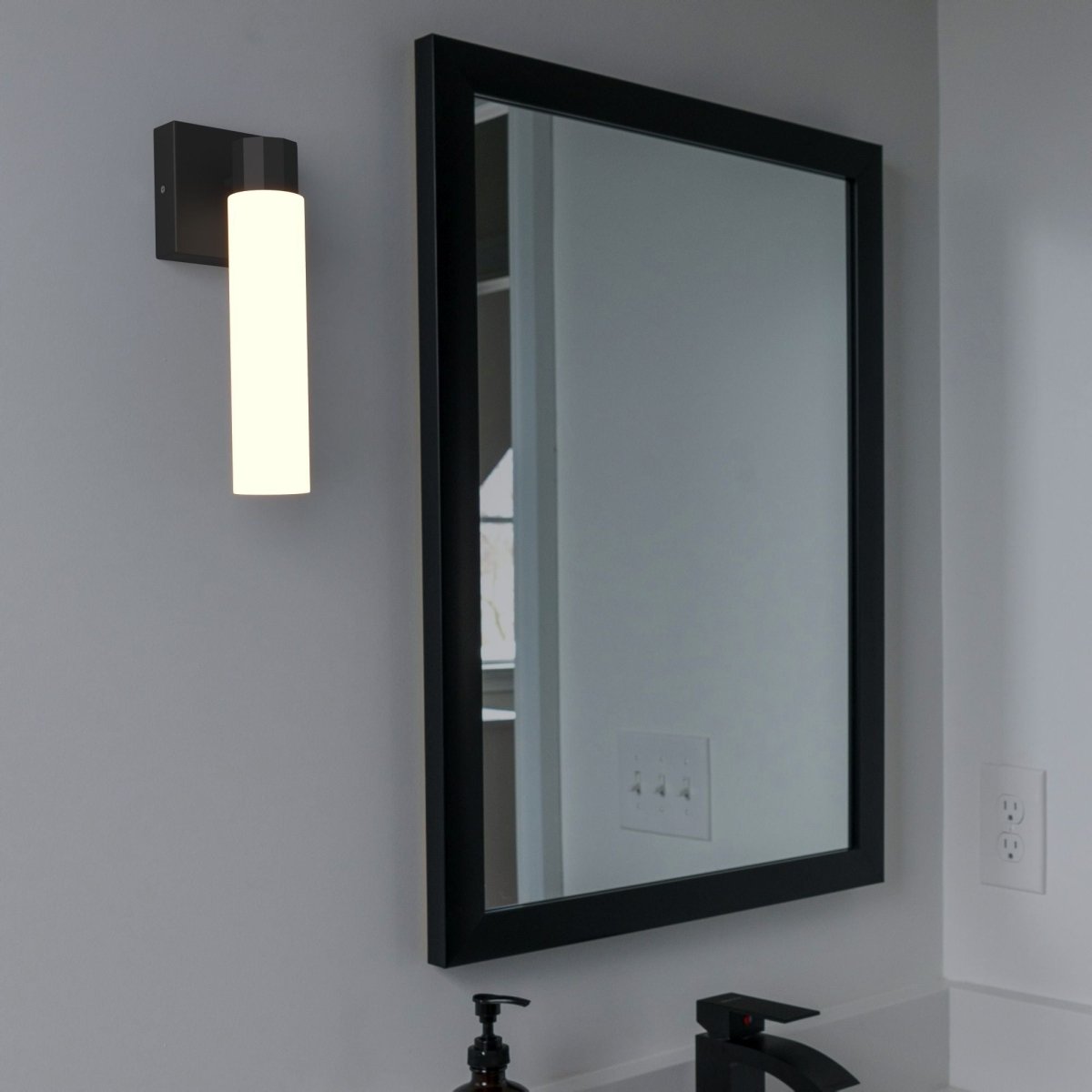 Aplique LED tubular para baño - 4W - 320lm - IP44 - Barcelona Led-