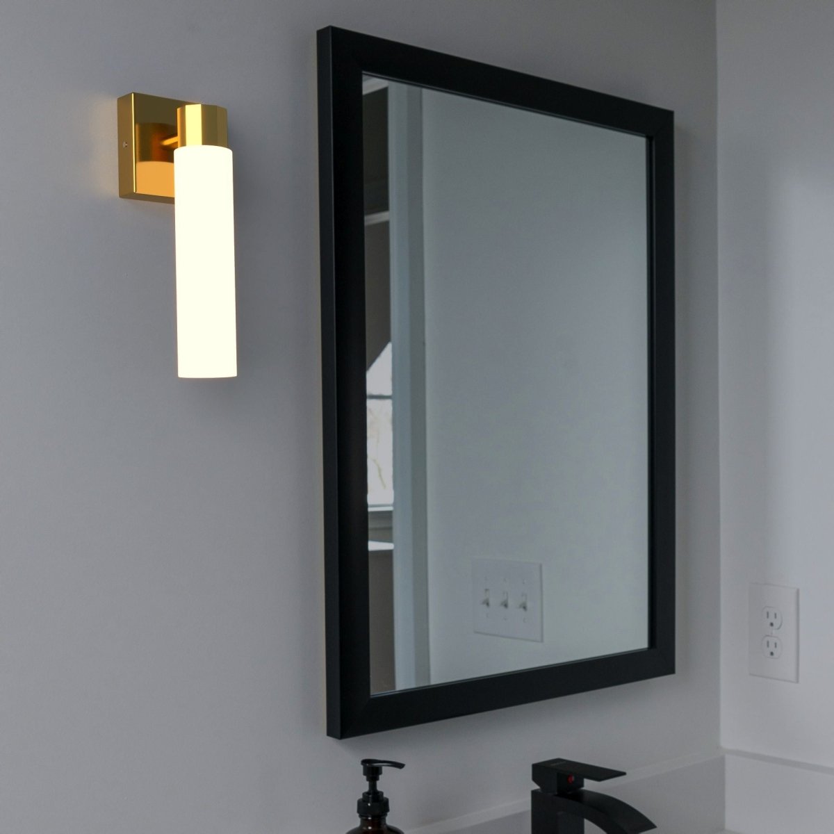 Aplique LED tubular para baño - 4W - 320lm - IP44 - Barcelona Led-