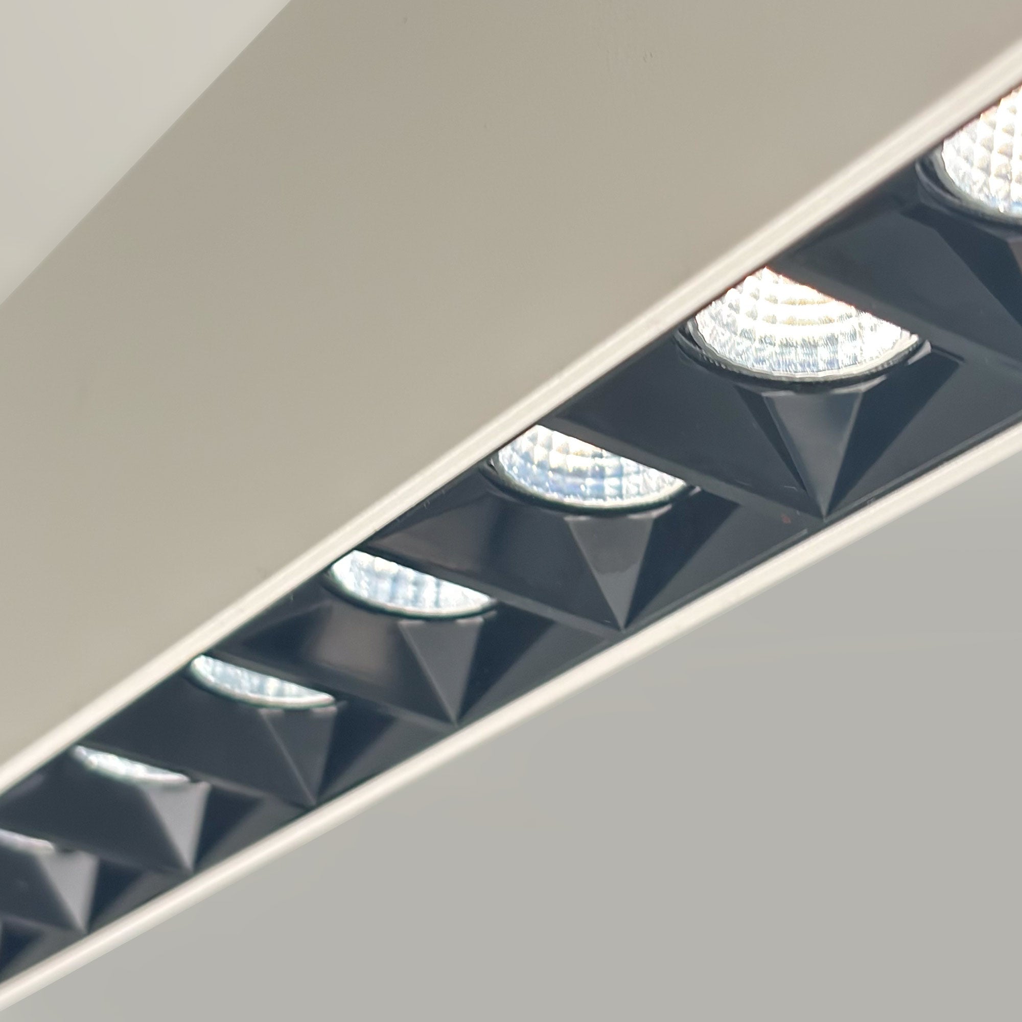 Luminaria lineal LED CCT - Suspensión/superficie - Potencia ajustable 20W/30W/40W - 120cm - UGR 17 (24)