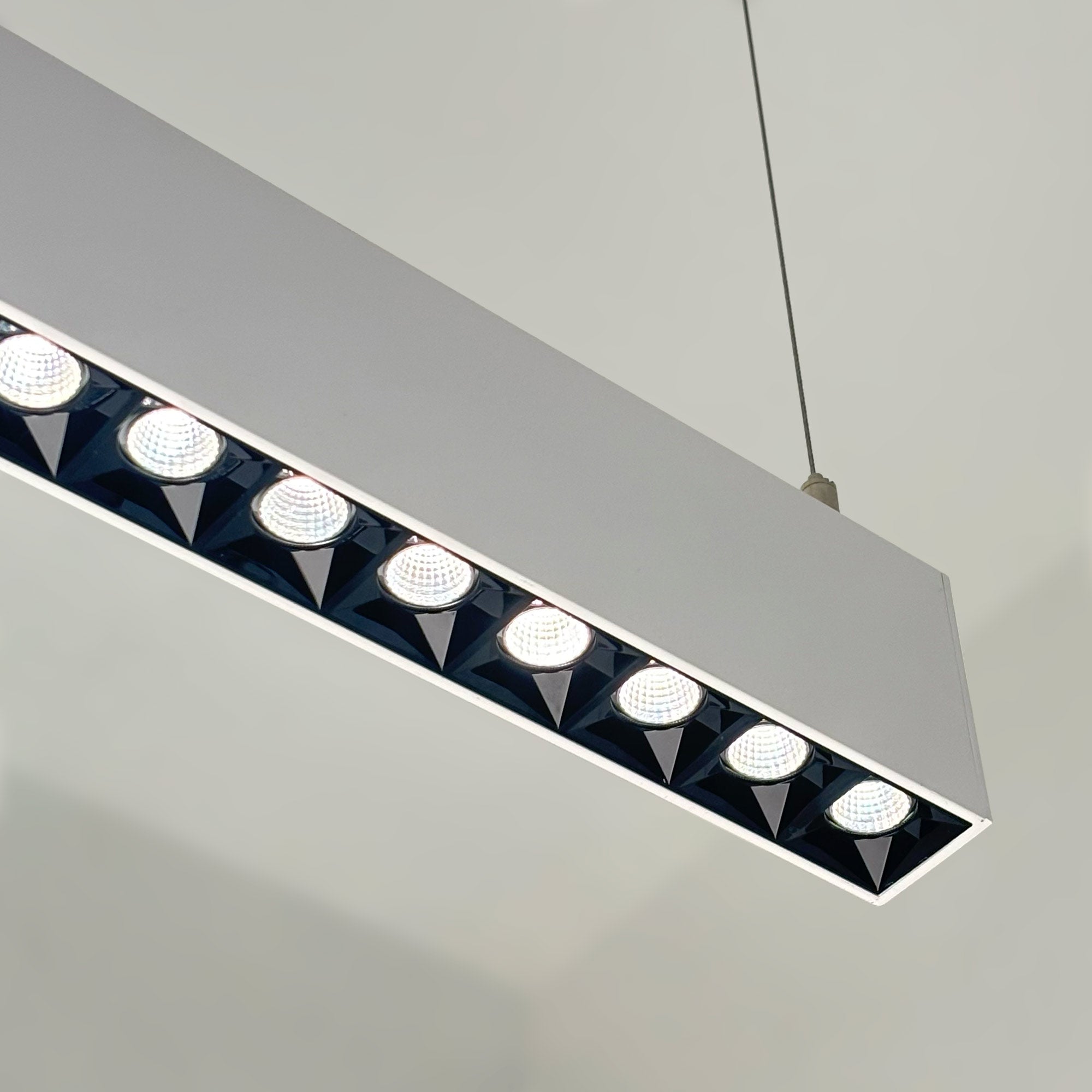 Luminaria lineal LED CCT - Suspensión/superficie - Potencia ajustable 20W/30W/40W - 120cm - UGR 17 (20)