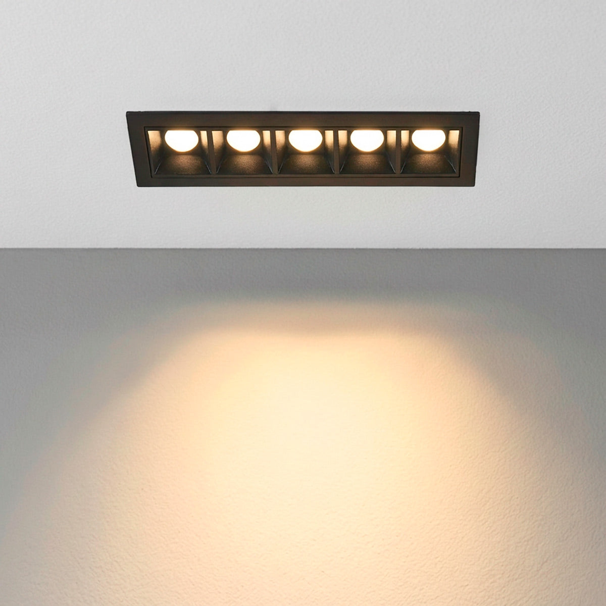 Foco lineal LED empotrable 7W - UGR18 - CRI90 - Driver LIFUD (2)