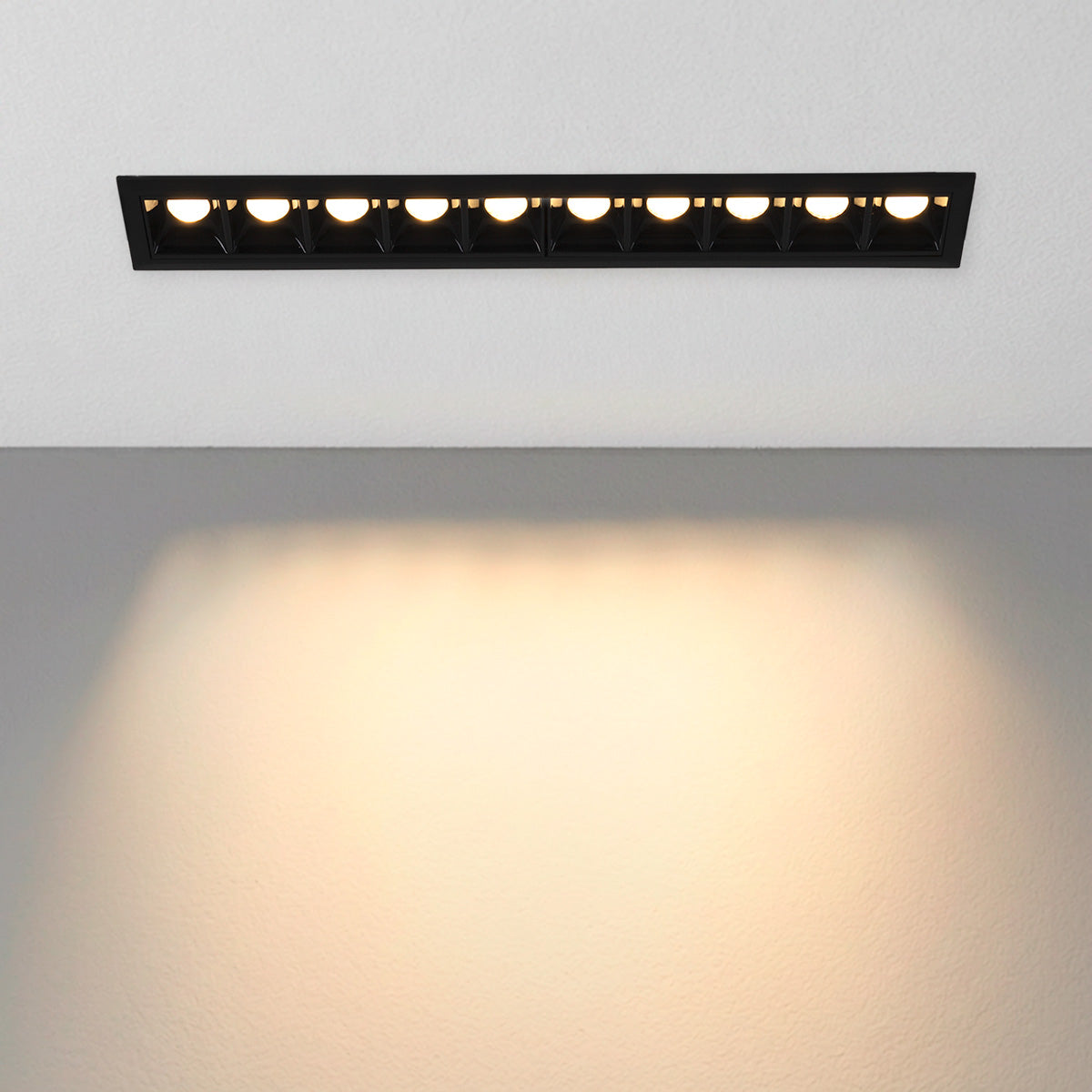 Foco lineal LED empotrable 14W - UGR18 - CRI90 - Driver LIFUD