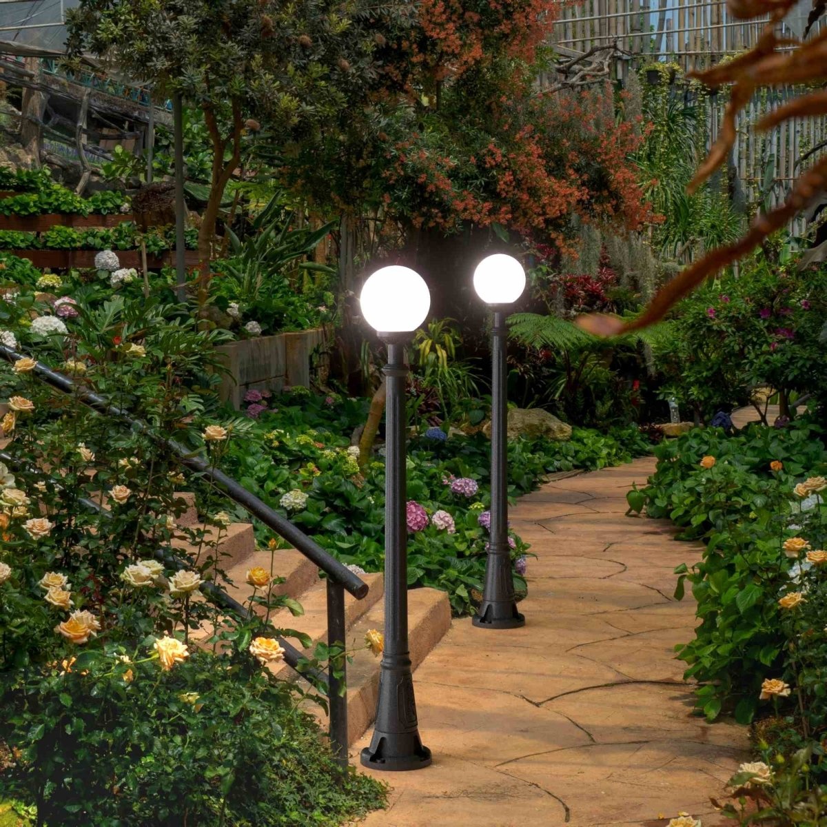 Farola exterior FUMAGALLI "GLOBO ARTU/G250" - 8.5W - E27 - CCT - Poste 1.5mts - Barcelona Led-Iluminación
