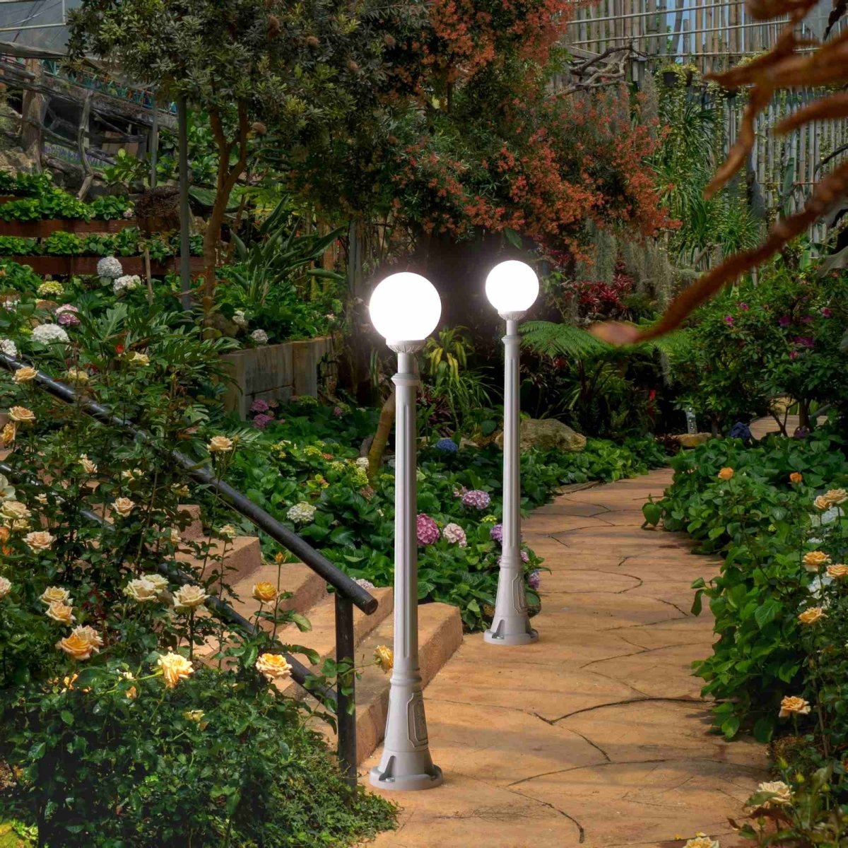 Farola exterior FUMAGALLI "GLOBO ARTU/G250" - 8.5W - E27 - CCT - Poste 1.5mts - Barcelona Led-Iluminación