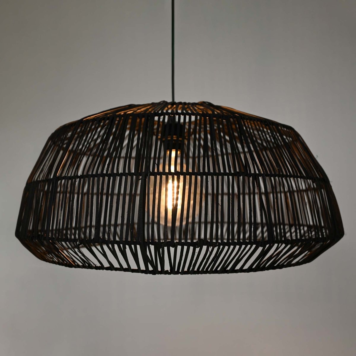 Lámpara colgante de mimbre "ASTRID" - Con interruptor y enchufe - E27 - Barcelona Led-Decoración