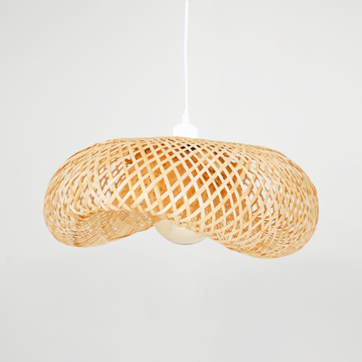 Lámpara colgante de mimbre "FREY" - Con interruptor y enchufe - E27 - Barcelona Led-Decoración