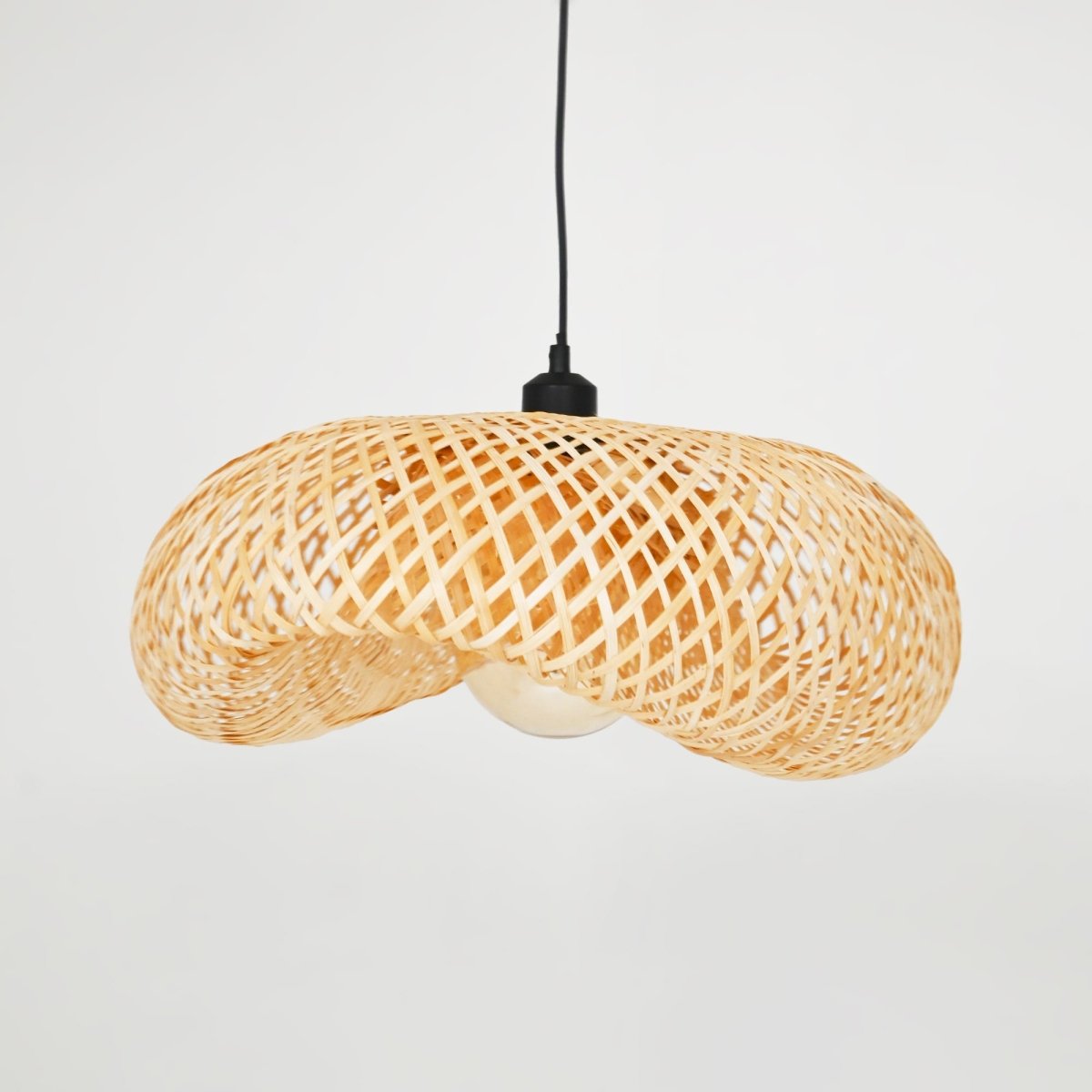 Lámpara colgante de mimbre "FREY" - Con interruptor y enchufe - E27 - Barcelona Led-Decoración