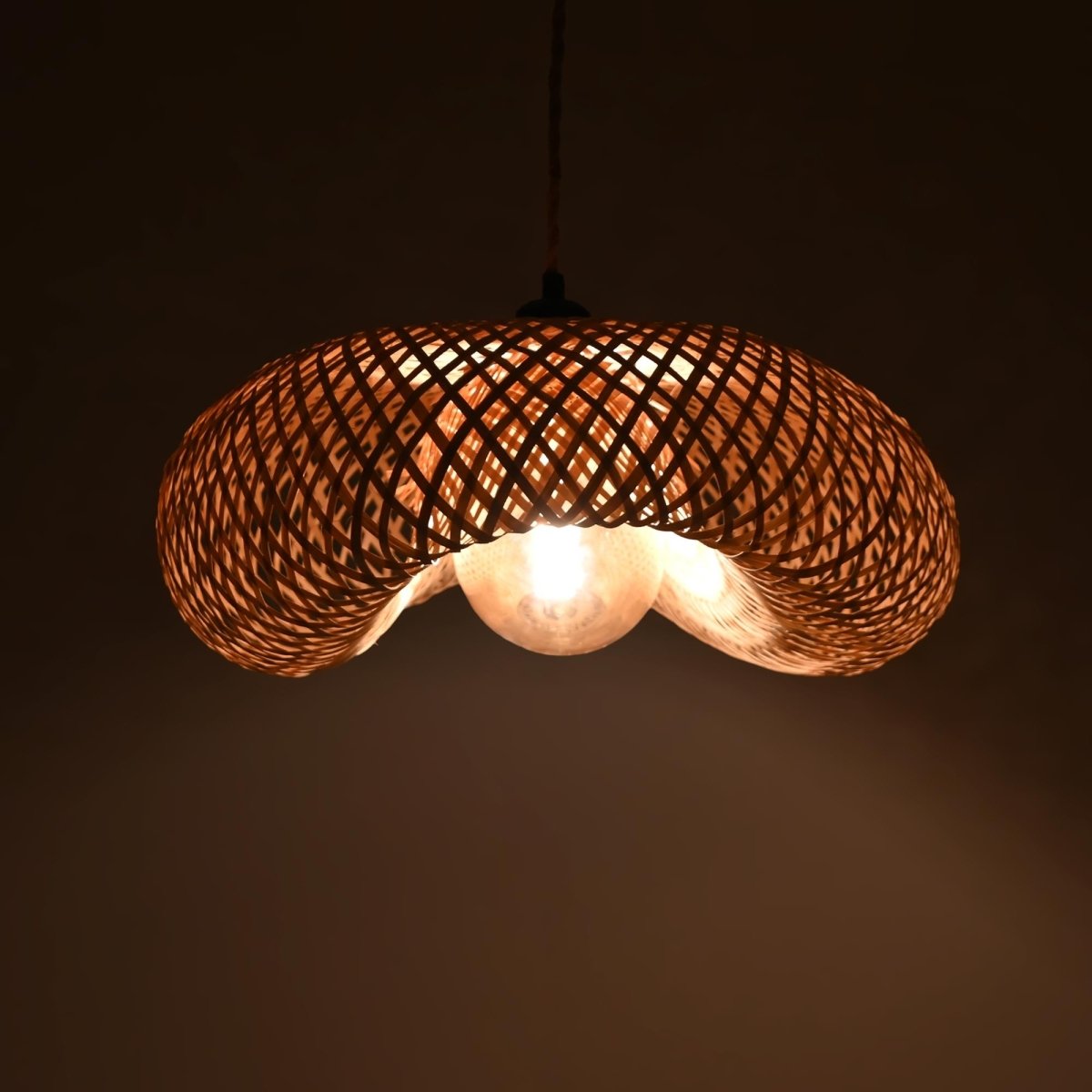 Lámpara colgante de mimbre "FREY" - Con interruptor y enchufe - E27 - Barcelona Led-Decoración