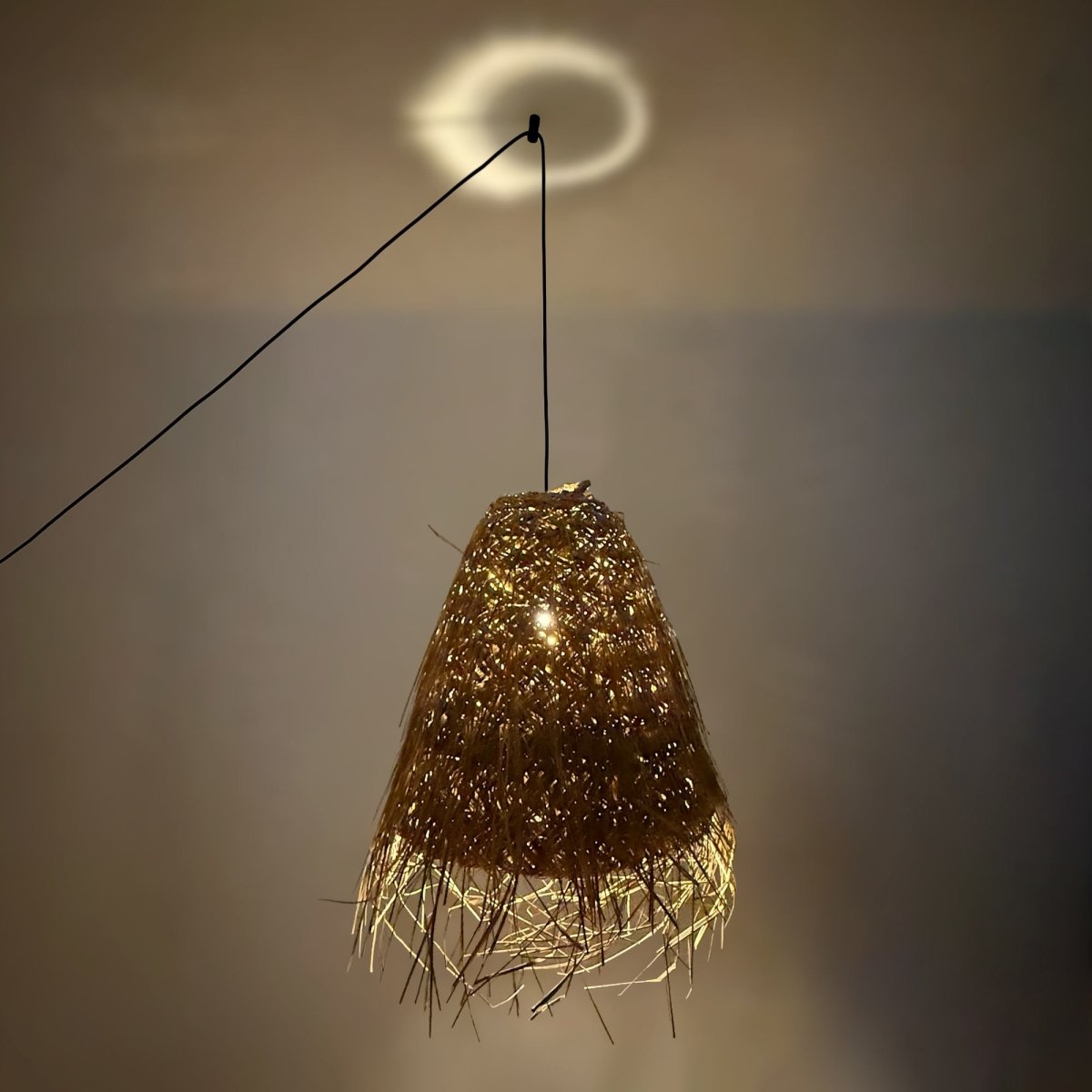 Lámpara colgante de mimbre "GUSS" - Con interruptor y enchufe - E27 - Barcelona Led-Decoración