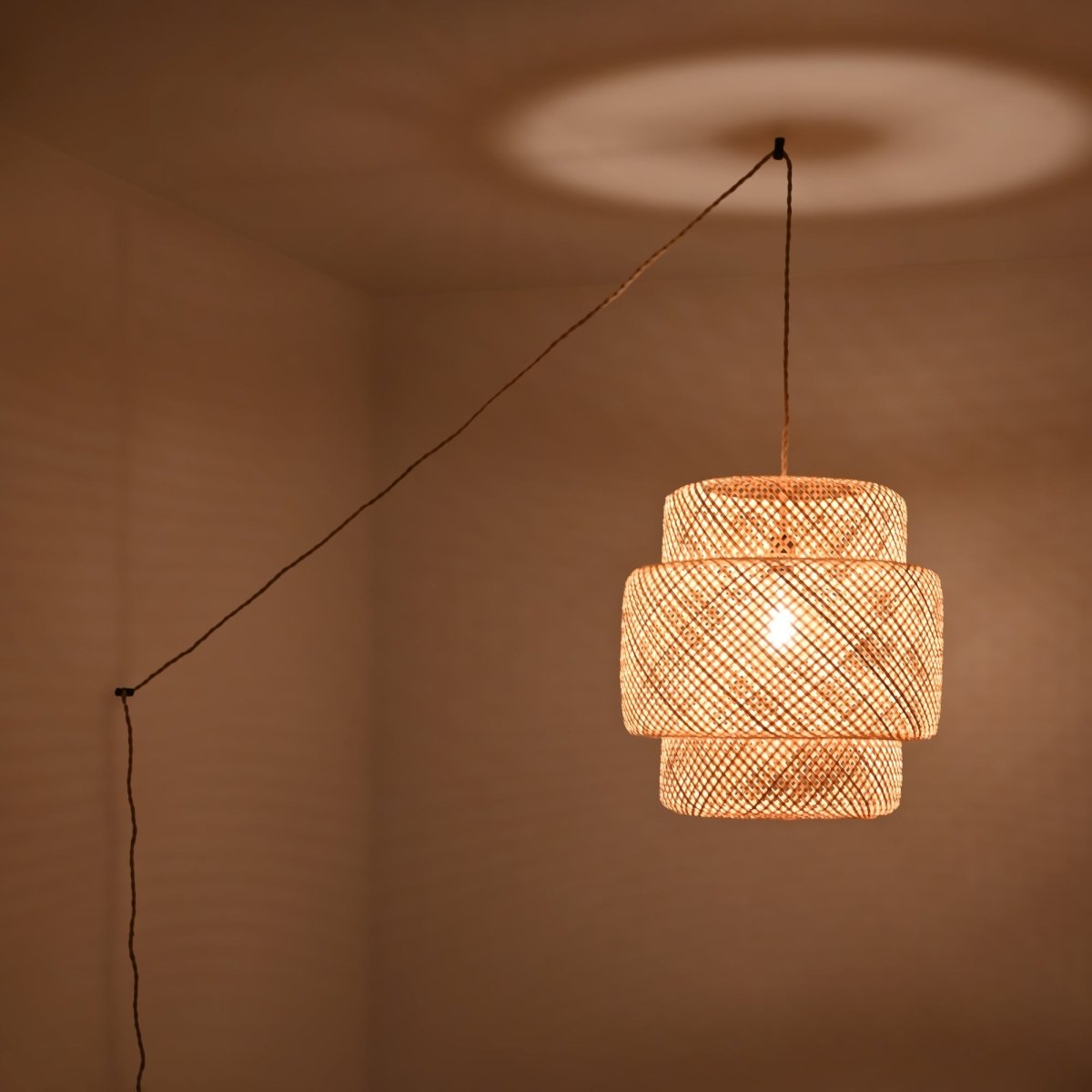 Lámpara colgante de mimbre "JENSEN" - Ø50cm - Con interruptor y enchufe - E27 - Barcelona Led-Decoración