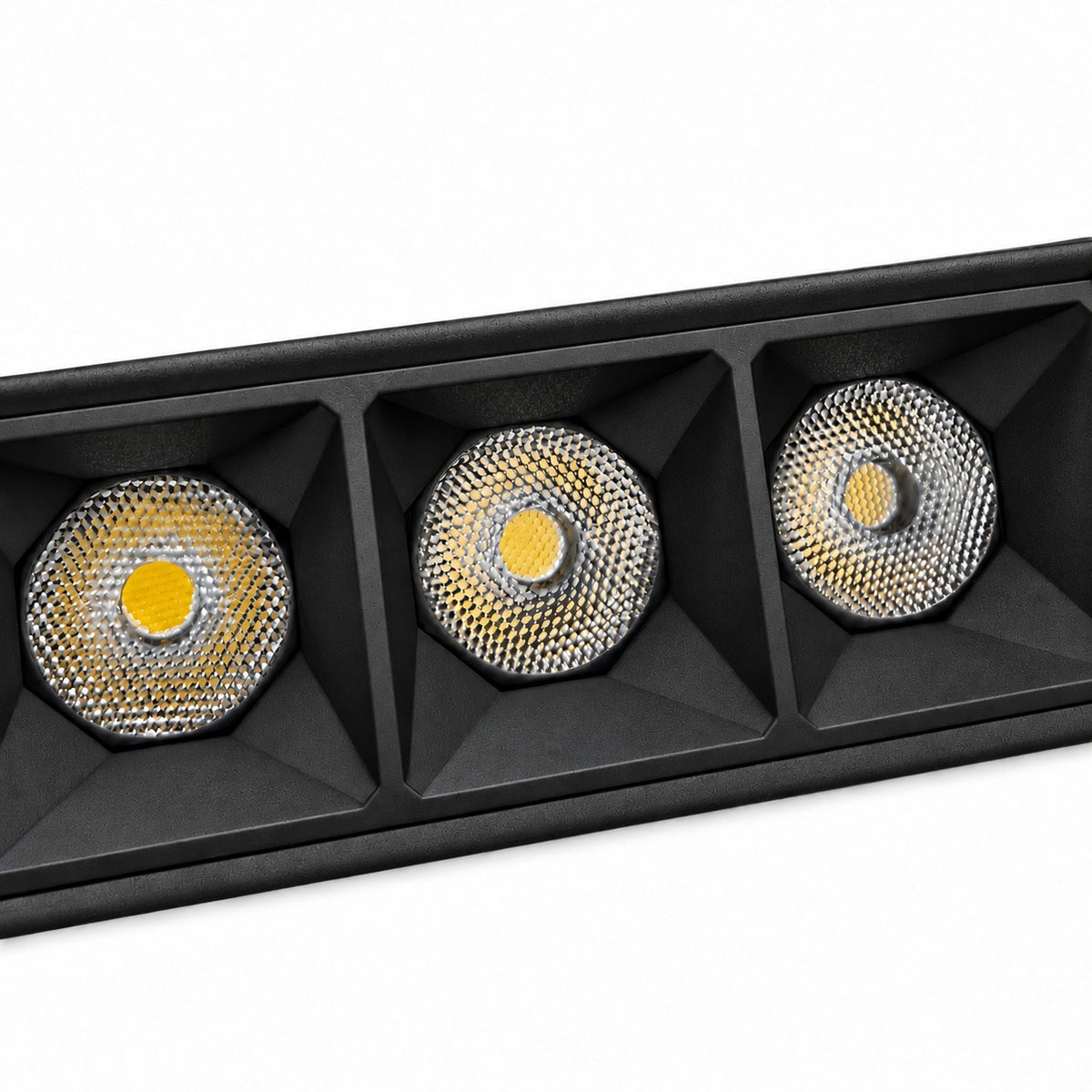 Foco lineal para carril magnético 48V - CCT - 6W - UGR18 - OSRAM chip - TUYA bluetooth - 36º (17)