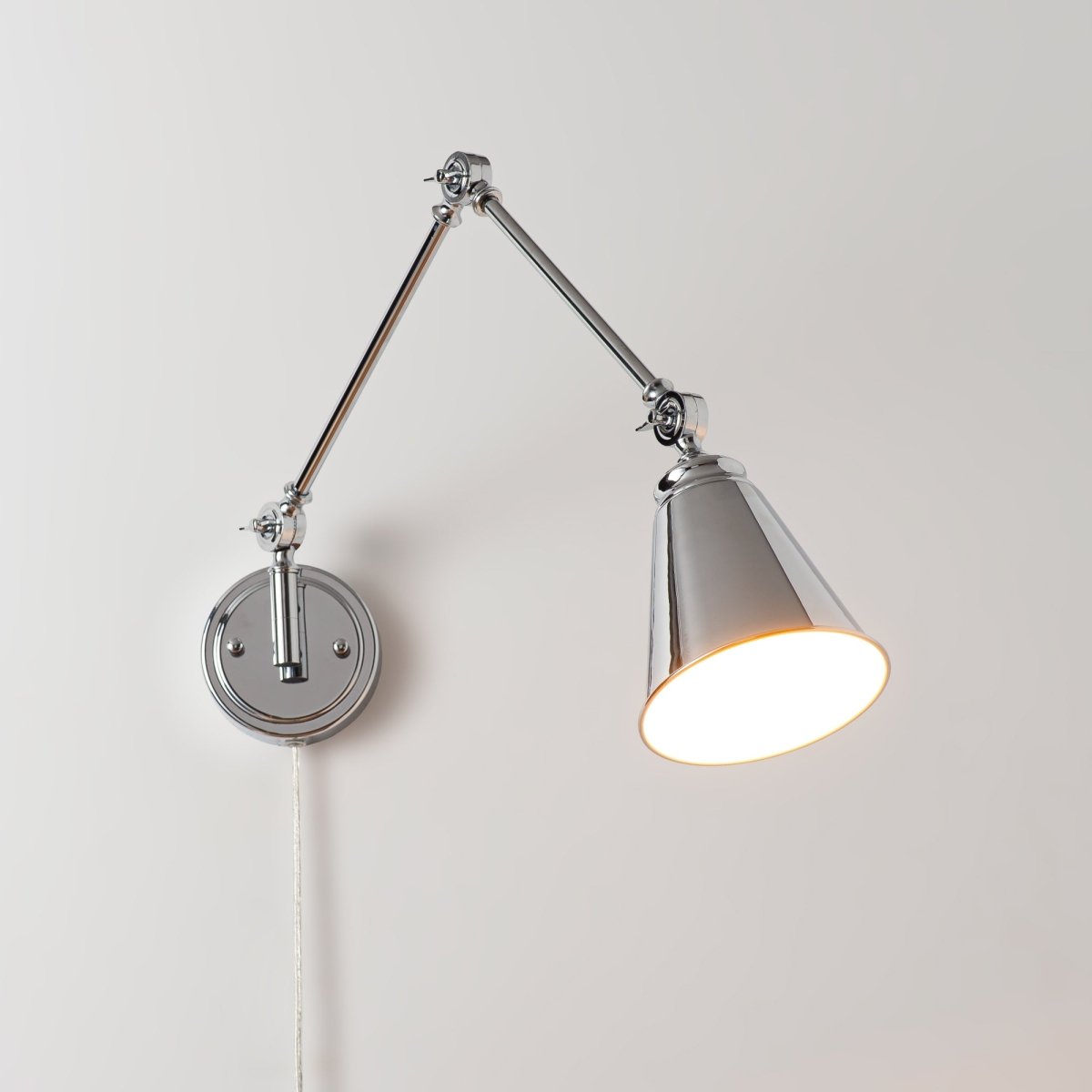 Aplique de pared vintage orientable con cable y enchufe "Tika" - Barcelona Led-Decoración