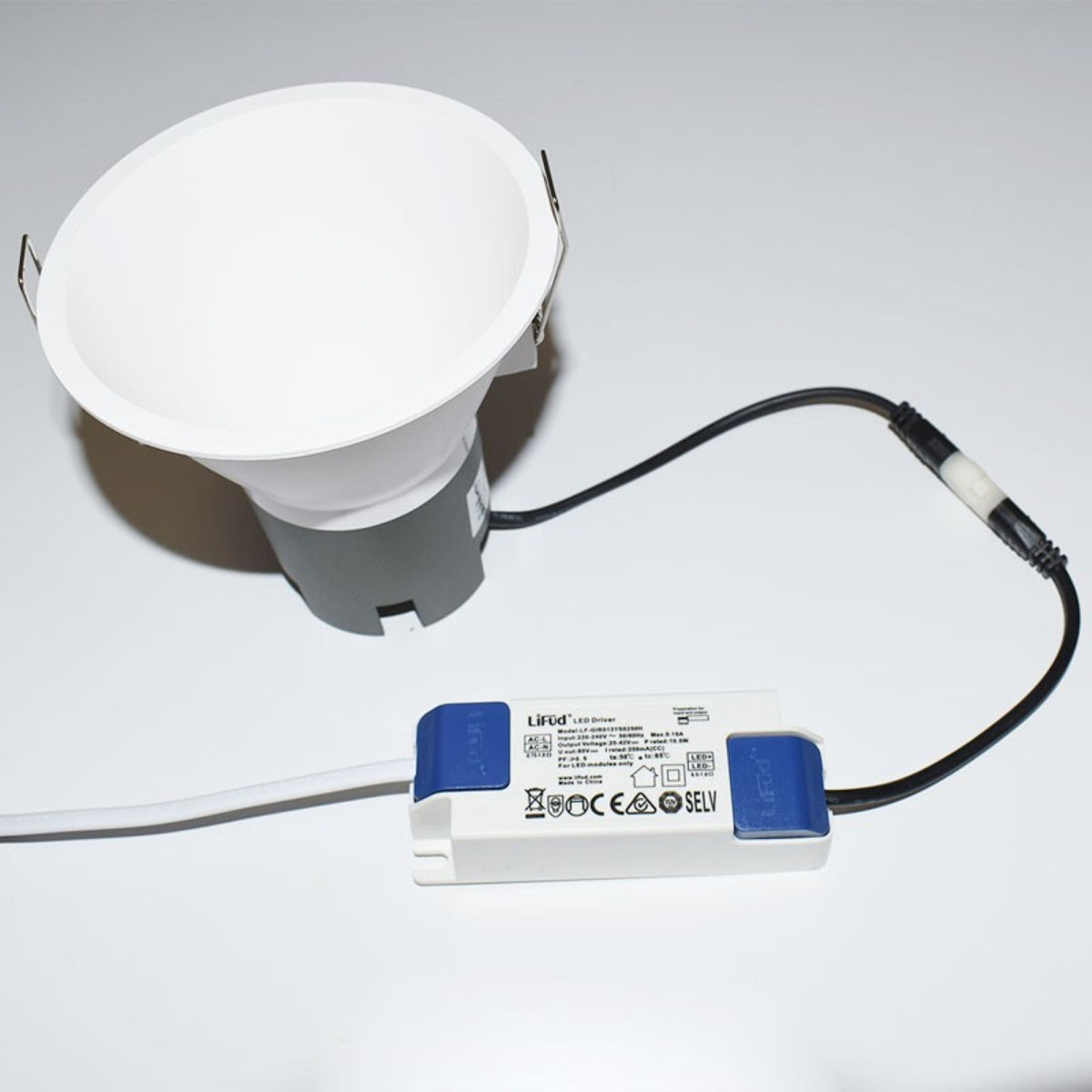 Foco LED empotrable 11W "KOPPA"- Óptica 24º - Color blanco - Corte Ø 100mm - Bajo UGR (15)
