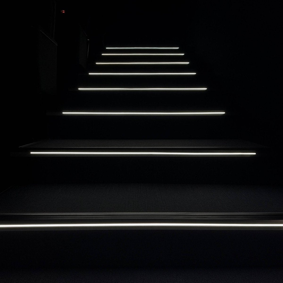 Perfil tira LED para escaleras - 54mm - Con difusor - 2 metros - 1mm - 360g/m - Barcelona Led-Accesorios