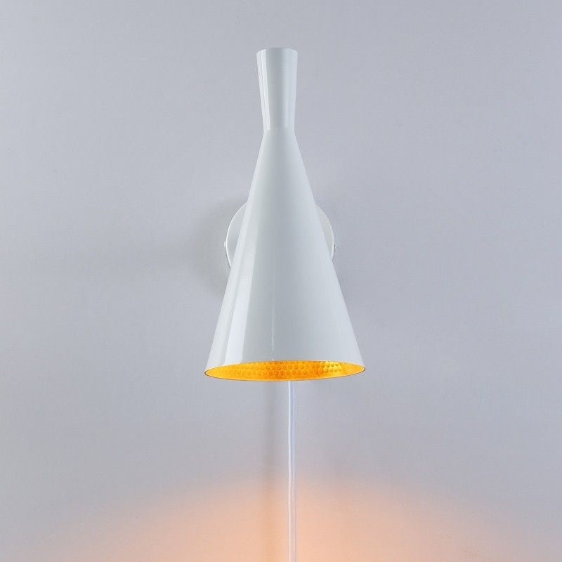 Aplique de pared escandinavo orientable 330° con interruptor y enchufe (4)