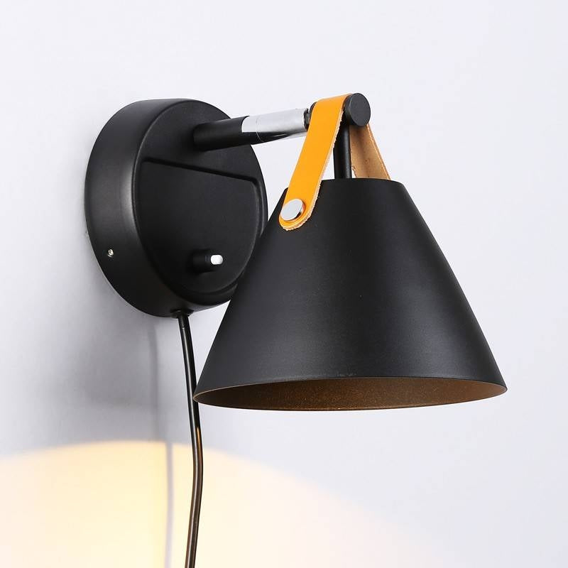 Aplique de pared de cuero "Ellen" con cable y interruptor (8)