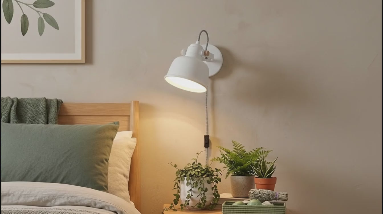 Aplique de pared interior "KUKKA" con interruptor y enchufe