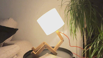 Lámpara de mesa de madera articulada "YOKI"