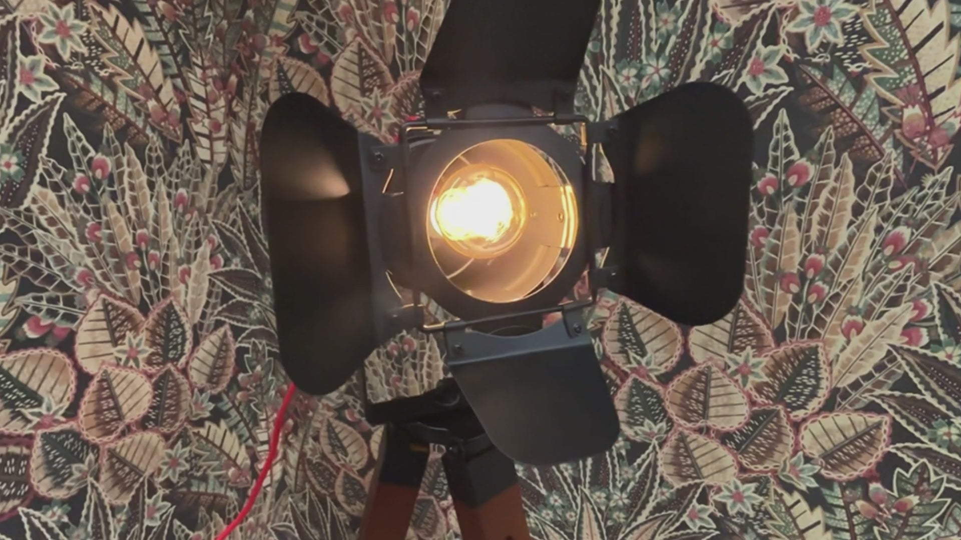 Lámpara de pie vintage con trípode "CINEMA" 139cm