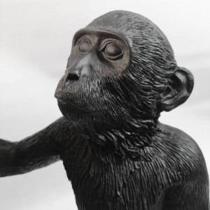Affenleuchte aus Harz „Micu“ - E27 Stehlampe Affe