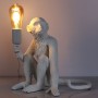Affen-Tischleuchte „Rila“ aus Harz - Dekorationsstück Affenlampe E27