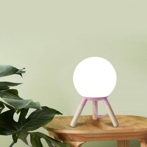Tischlampe aus Holz "MOON".