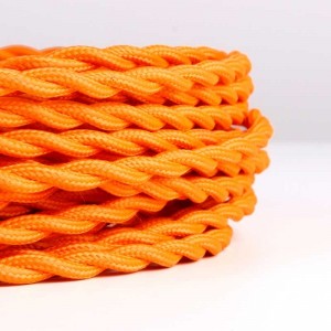 Kabel mit orangefarbenem, weichem Stoff mit Sojaeffekt überzogen