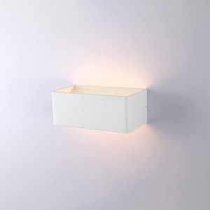 Kartio LED-Wandleuchte aus Aluminium