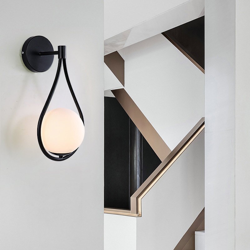 Clara" goldene Glaskugel Wandlampe