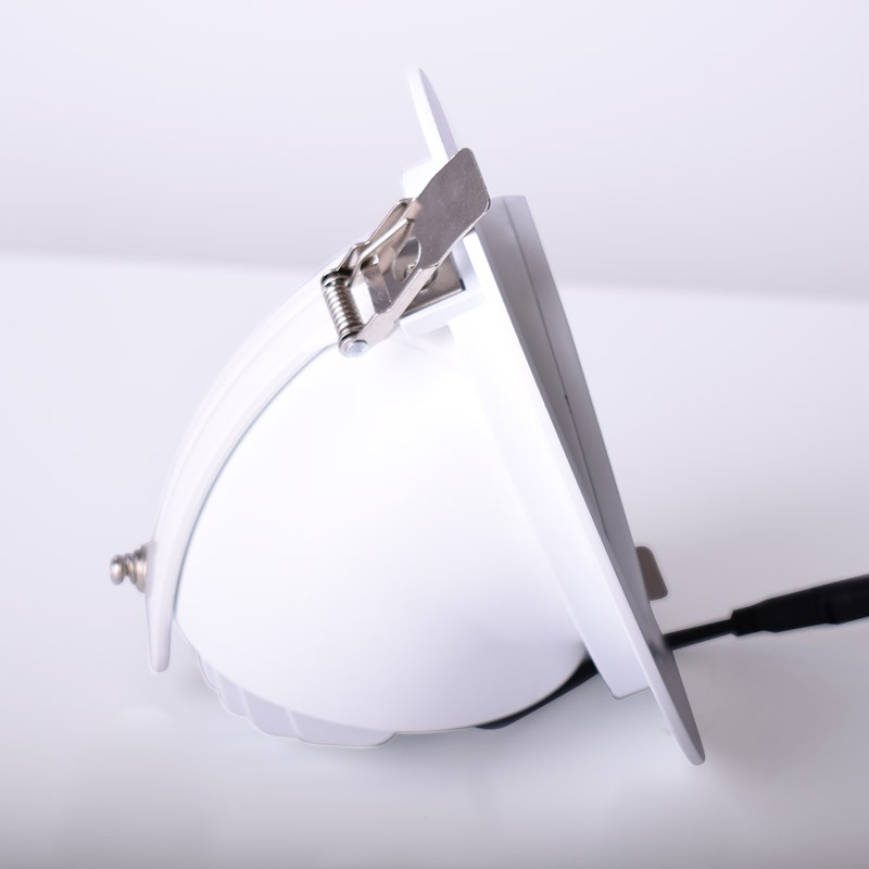 Kreisförmiges LED-Downlight c schwenkbar Kreisförmiges LED-Downlight c schwenkbar