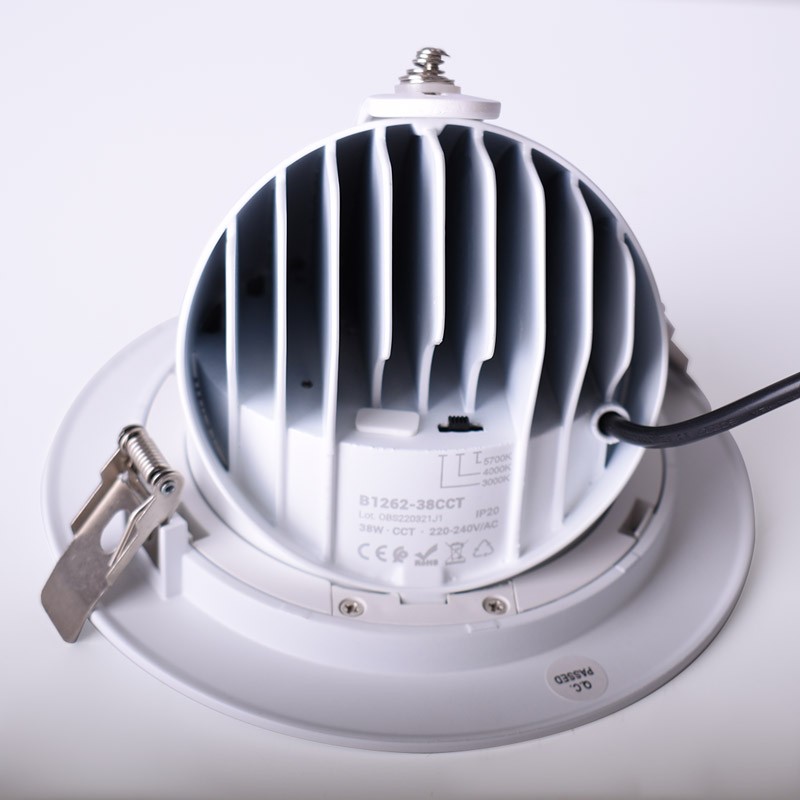 Kreisförmiges LED-Downlight c schwenkbar Kreisförmiges LED-Downlight c schwenkbar