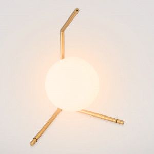 Tischleuchte „Octo“ mit Opalglaskugel - Inspiration FLOS IC - ikonische Lampe Interieur