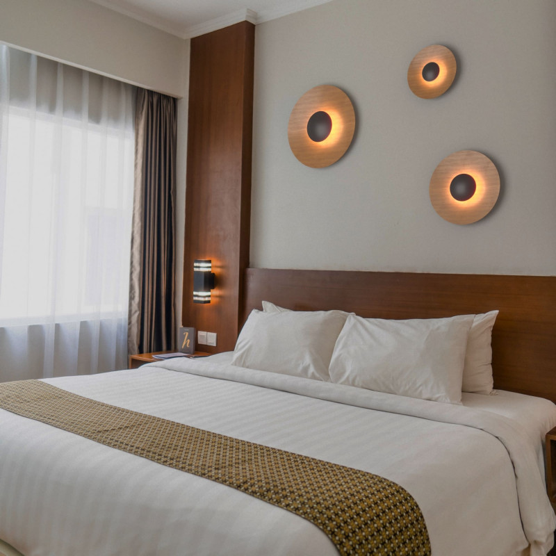 Designer LED-Wandleuchte „Larson“ - 18W - Einsatz Wohnraum - Variante Holz