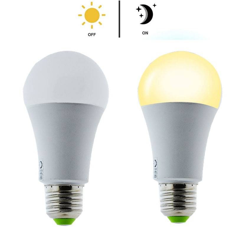 LED E27 bulb with twilight sensor