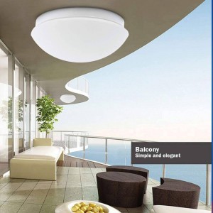 Surface mounted LED ceiling light with sensor for E27 bulb