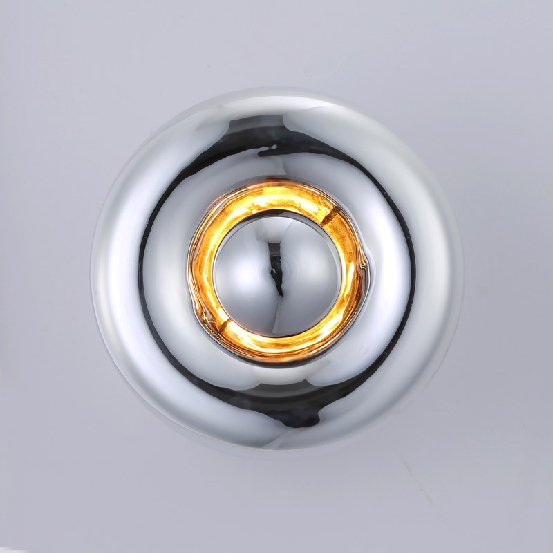 LIPS" wall light inspired by Tom Dixon's design.
