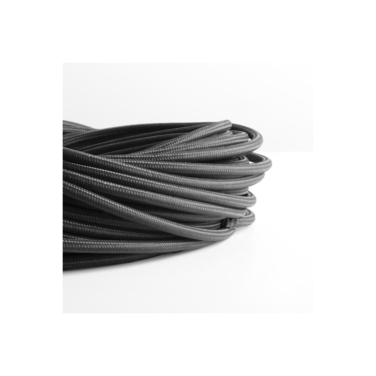 Electric cable coated with Algodão Preto