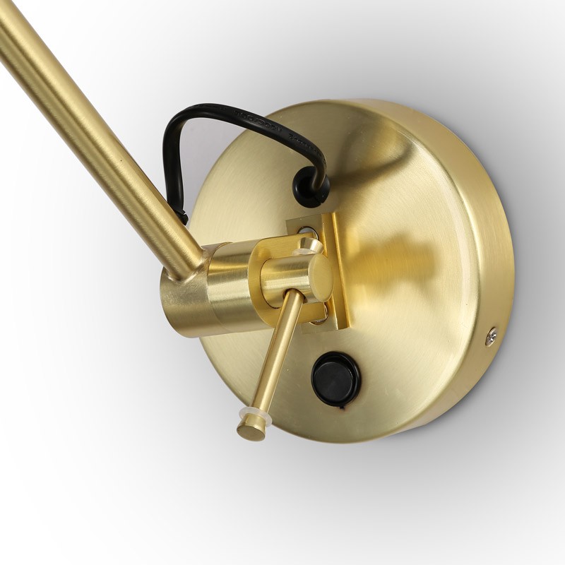 Wall sconce with gold round fleuron Wall sconce with gold round fleuron